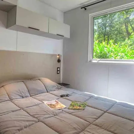 مكان تخييم Mobil-home Confortable Pour 4 Pers. - Api-1-52-2176 Girac