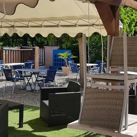 Mobil-home Confortable Pour 4 Pers. - Api-1-52-2176 مكان تخييم Girac